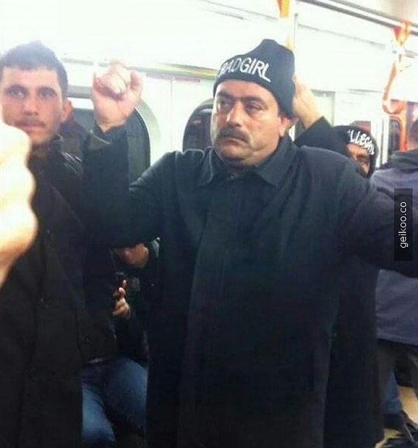 2. Шапки с надписями