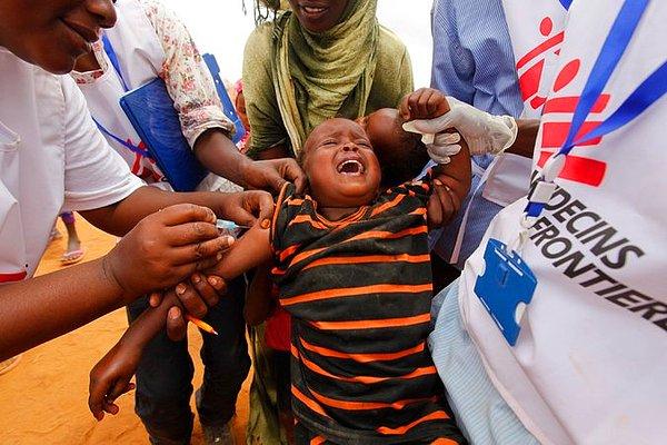7. Afrika'da çok riskli hastalıkların tehdidi altındaki çocuklar aşılarla korundu