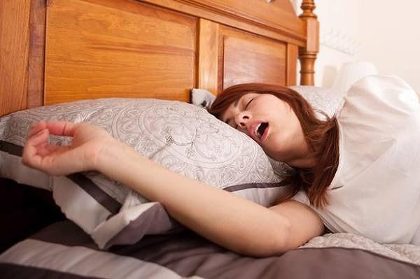 7. Yapılan bazı araştırmalara göre; kadınlar erkeklerden 1 saat daha fazla uykuya ihtiyaç duyuyor.