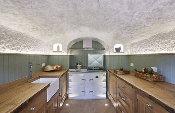 150 Bin Dolara Alınan 800 Yıllık Mağaranın 13 Fotoğrafla Mükemmel Bir Yaşam Alanına Dönüşü