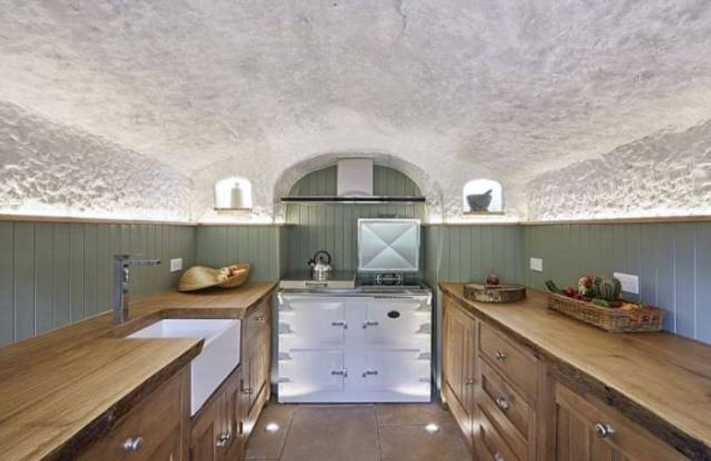 150 Bin Dolara Alınan 800 Yıllık Mağaranın 13 Fotoğrafla Mükemmel Bir Yaşam Alanına Dönüşü