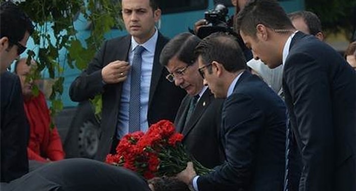 Davutoğlu Patlama Alanına Karanfil Bıraktı