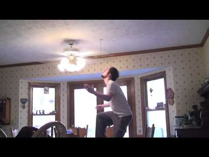 Mallığın Beş Para Etmediği Yerde On Liralık Gösteri Yapan Genç