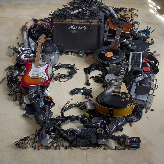 Elektronik Hurdaları Kullanma Şekliyle İnsana "Bu Neyin Kafasıdır" Dedirten Sanatçıdan 14 Fantastik Portre