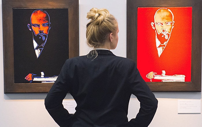 Warhol'un Lenin Tablosu 4.7 Milyon Dolara Satıldı