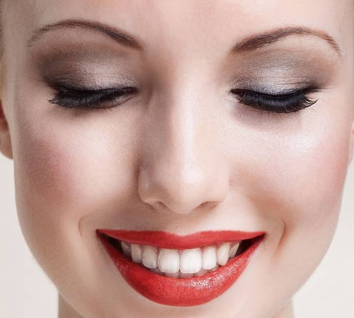 Kırmızı Ruj Özel: 4 Adımda Kırmızı Rujda Ustalaş