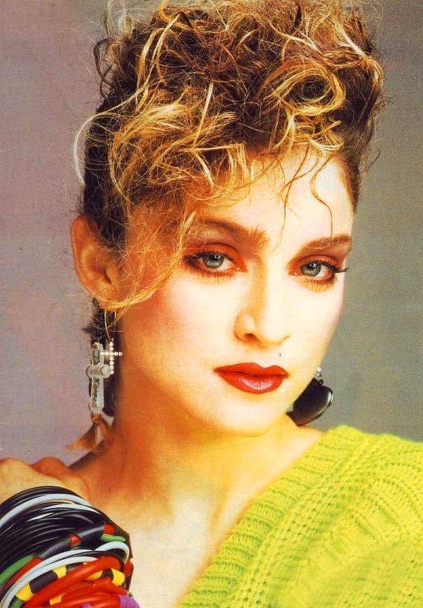 Madonna bile aslan yelesi saçlarıyla, konserlerine çıkıyor desek bu modanın ne kadar tuttuğunu tahmin edersiniz...