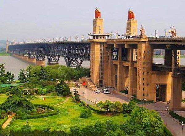 1. Nanjing Yangtze Köprüsü - Çin