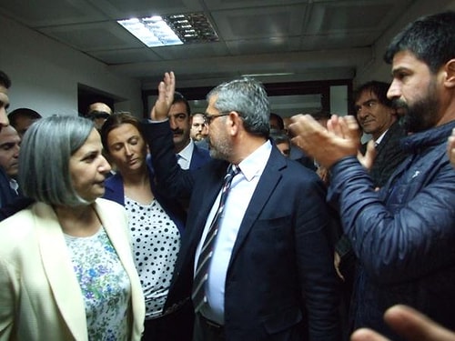 Gece yarısı baro binasında gözaltına alındı