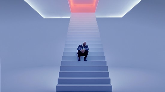 Drake'in 'Hotline Bling' Klibindeki Dansı Popüler Şarkılara Uyarlandı
