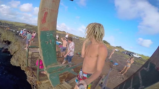 Kayalıklardan Atlarken Kırılan Kamera ile Yanlışlıkla Çekilen Renkli Su Altı Görüntüleri