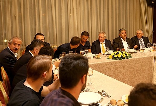 Fenerbahçe'de Derbi Öncesi Moral Yemeği