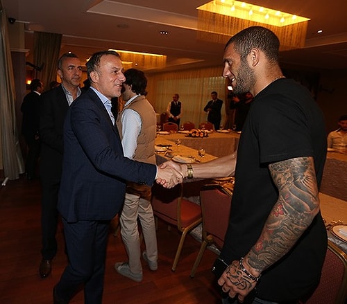 Fenerbahçe'de Derbi Öncesi Moral Yemeği
