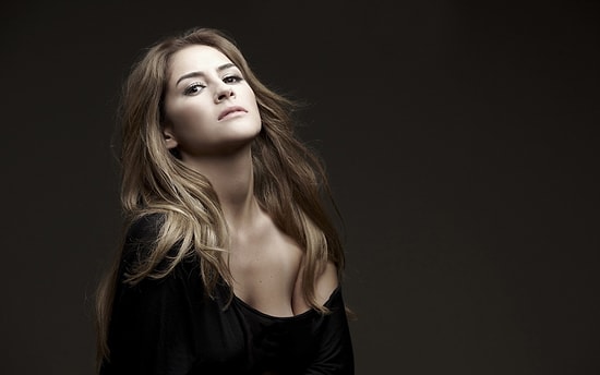 Aynur Aydın'ın Türkiye Standartlarının Çok Üstünde Bir Şarkıcı Olduğunu Kanıtlayan 10 Şarkısı