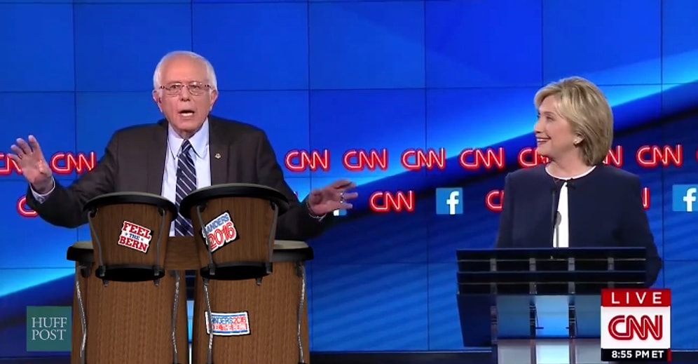 ABD'li Başkan Aday Adayı Bernie Sanders'ın Konuşması Bongo Çalgısı Gösterisine Dönüştürüldü