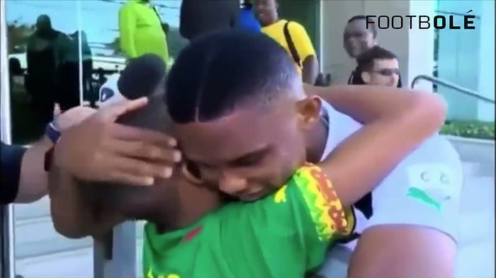 Futbolcu İdollerini Yakından Gören Çocukların Yüzlerindeki Mutluluk