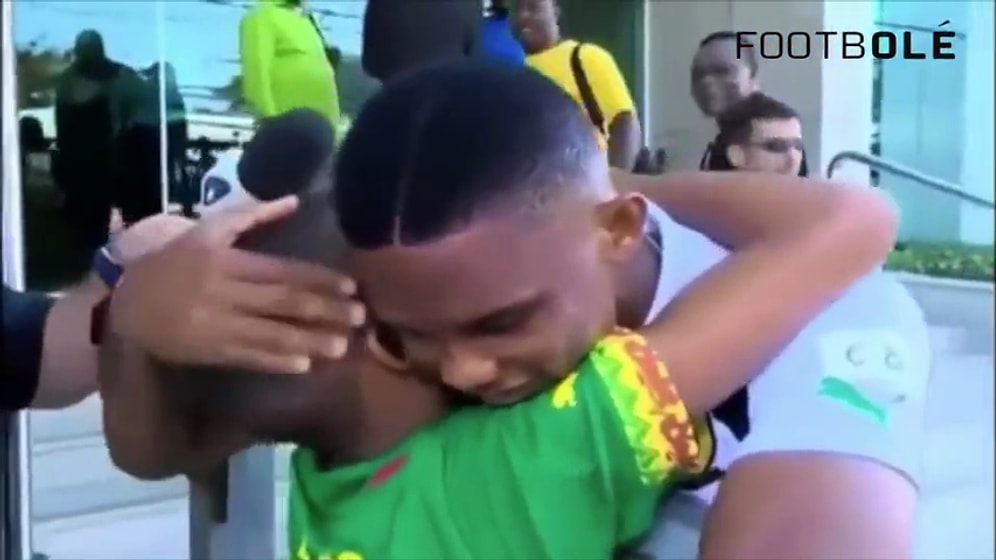 Futbolcu İdollerini Yakından Gören Çocukların Yüzlerindeki Mutluluk