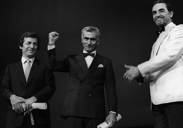 12. 1982 - Yılmaz Güney'in Cannes'da Altın Palmiye Ödülü alması
