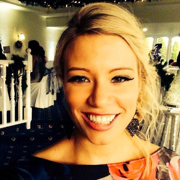 Ellie Farnfield Adındaki Bu Genç Kadın, Redhill'den Surrey'e Trenle Seyahat Ederken Aniden Kriz Geçirdi