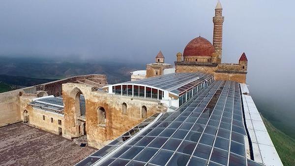 4. İshak Paşa Sarayına Cam Çatı