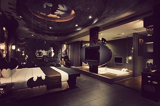 Отель в стиле Бэтмен