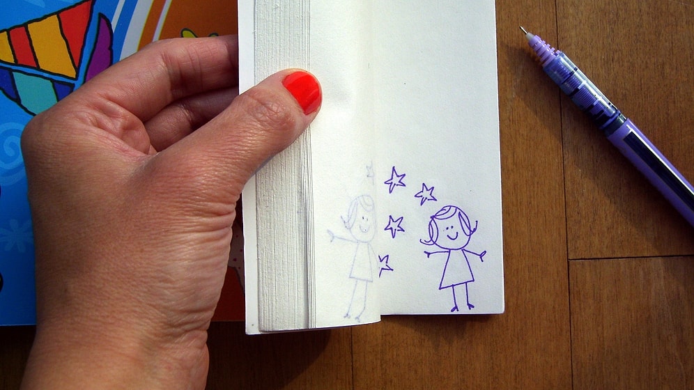 Küçükken Derste Sıkılınca Defter Köşelerine Çizdiklerimizden Çok Daha Keyifli 15 Flipbook