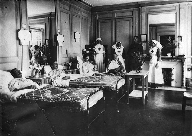 1951'de İngiltere'de, hastaneleri dolaşıp sahte hastalık hikayeleri anlatan ve ihtiyaç duymadıkları cerrahi müdahaleler talep eden bir grup hasta tespit edilir.