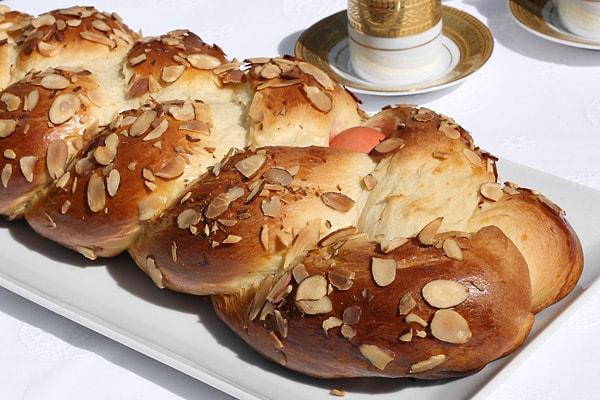 10. İsmini yabancılardan alıp en Türkleşmiş çörek: Paskalya çöreği!