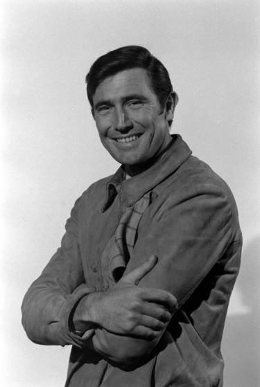 22. Ve son aday George Lazenby.