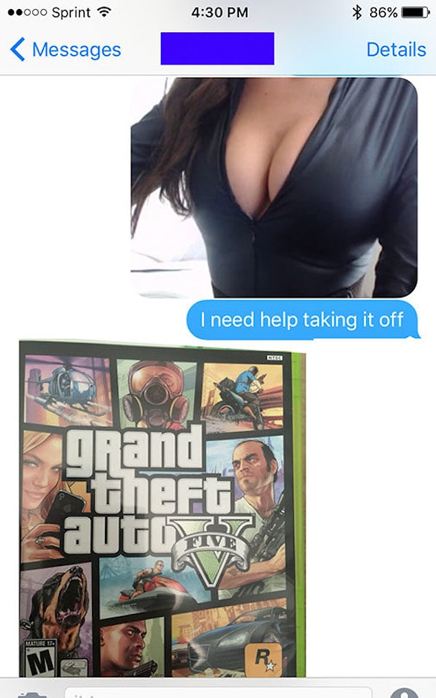 Kızcağız cevap bile alamayınca daha açık konuşuyor ve kostümünü çıkartmak için yardım istiyor lakin GTA 5 fotoğrafıyla karşı karşıya kalıveriyor...
