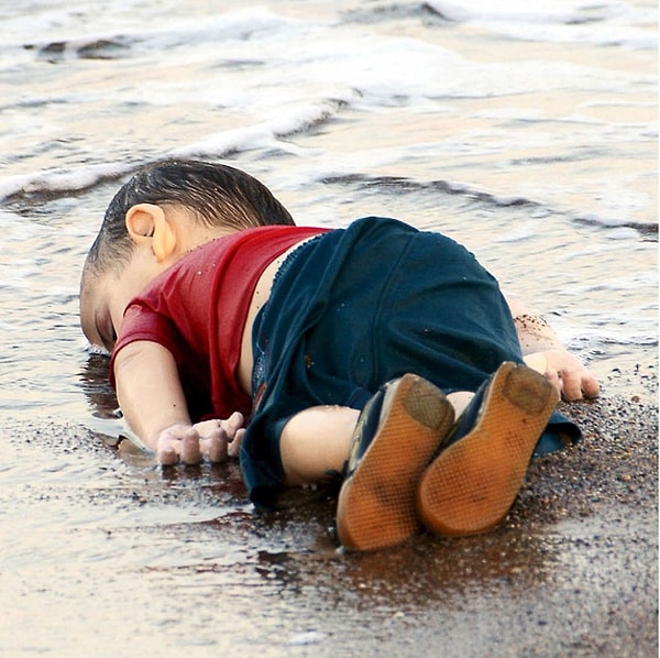 2. Aylan Kurdi'nin ölümü Görseli