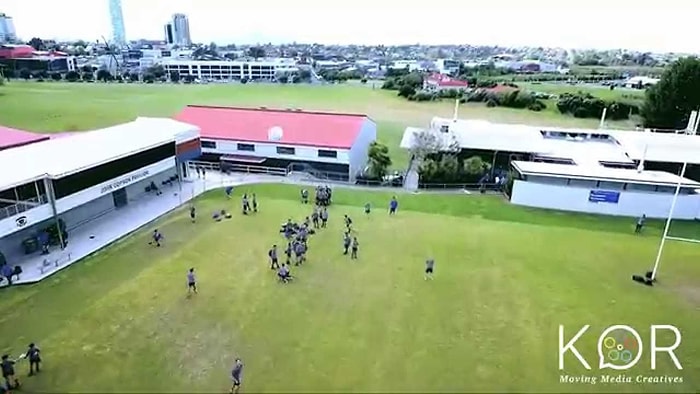 Güzel Atış: Futbol Topuyla Drone'u Gafil Avlayan Çocuk