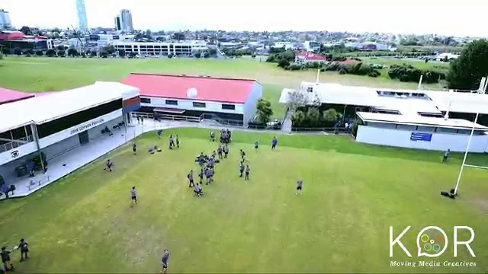 Güzel Atış: Futbol Topuyla Drone'u Gafil Avlayan Çocuk