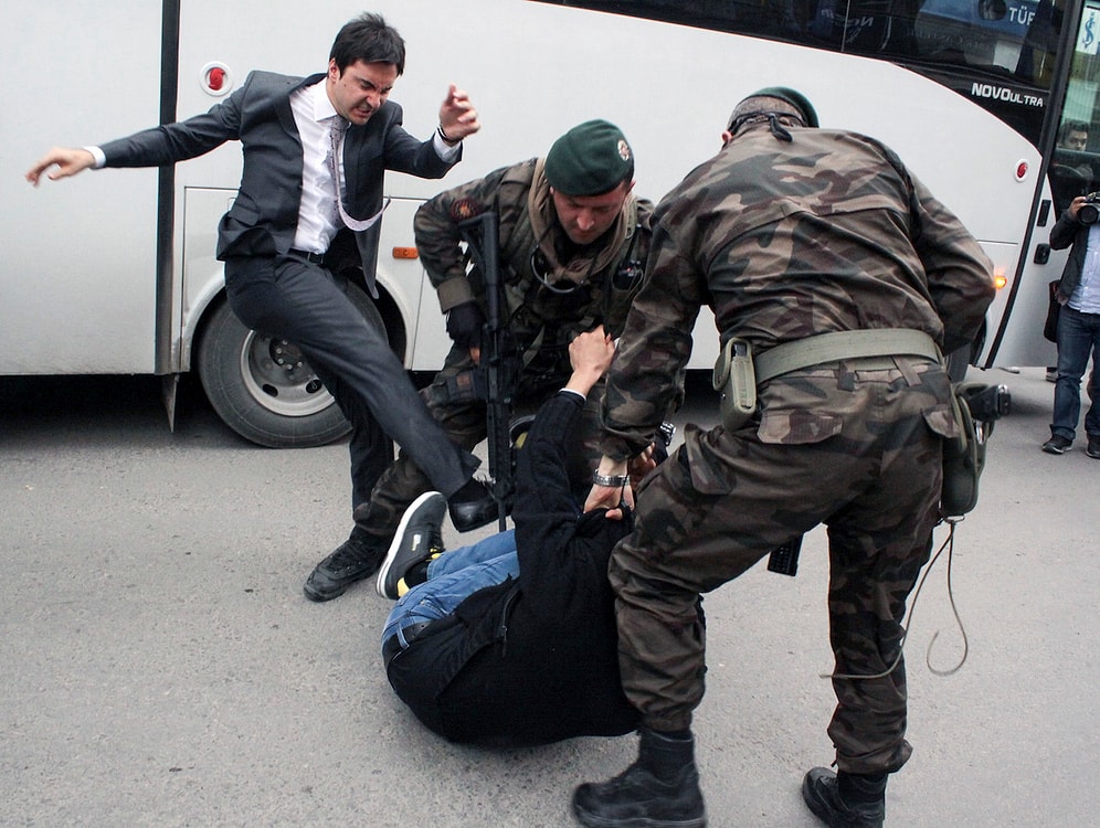 CHP, 13 Yılı 1 Dakikaya Sığdırdı: 'Bambaşka Bir Türkiye'ye Uyanabiliriz'