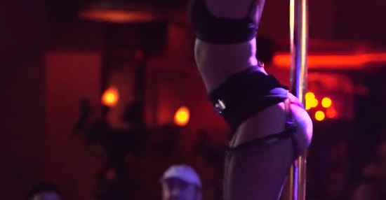 Gece Kulübündeki Striptizciler Zombi Olsaydı?