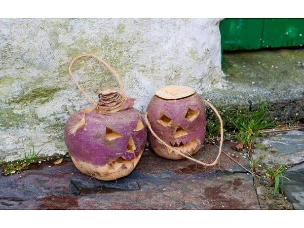 11. Изначально символом праздника была не тыква, а редька