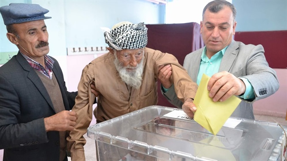 Türkiye'nin En Yaşlı Seçmeni 130 Yaşında!