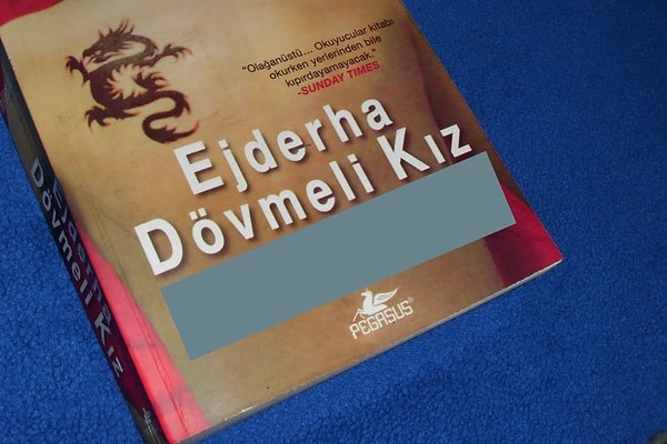 16. "Bir insanın kendi hayatını kontrol hakkını elinden almak... Demokrasiye bundan daha ağır bir tecavüz düşünülemezdi." / Ejderha Dövmeli Kız