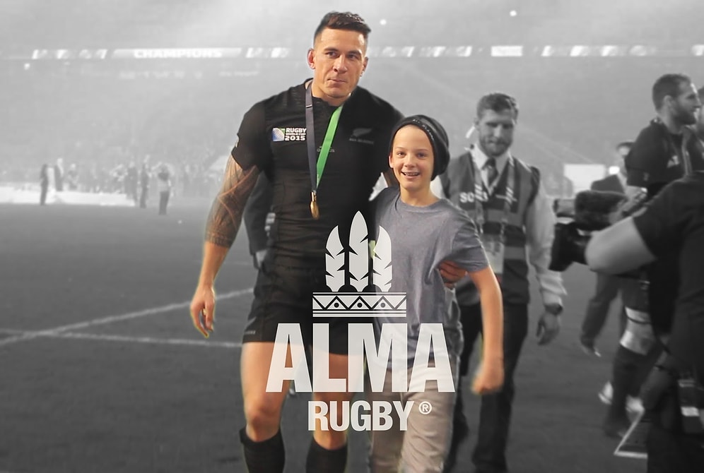 Kucaklaşmak İsteyen Küçük Hayranına Altın Madalyasını Veren Ragbi Oyuncusu