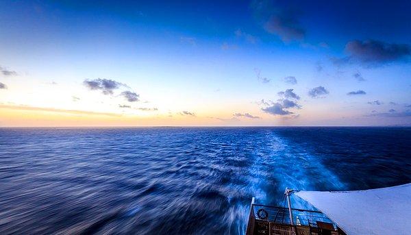 1. Sabah denizin üzerinde uyandığınız, teknedeki yeni evinizle denizi selamladığınız, mavinin her tonunu gördükçe içine dalmak isteyeceğiniz bir yer Kızıldeniz.