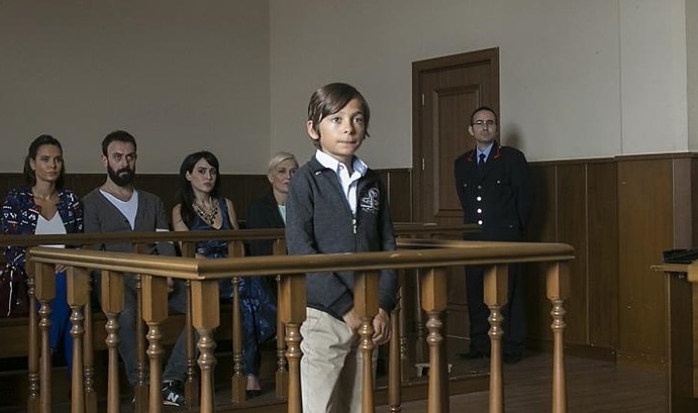 Bir Geyik Hikayesi: Emir Berke Zincidi'nin Mahkeme Sahnesi Üzerine Yapılmış 16 Geyik