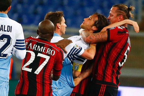 Futbol Şiddettir Futbol Holiganlıktır Tezahüratını Fazla Ciddiye Alan 19 Futbolcu