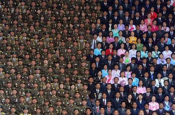 17. Kuzey Kore kurucusunun 100. doğum günü kutlaması.