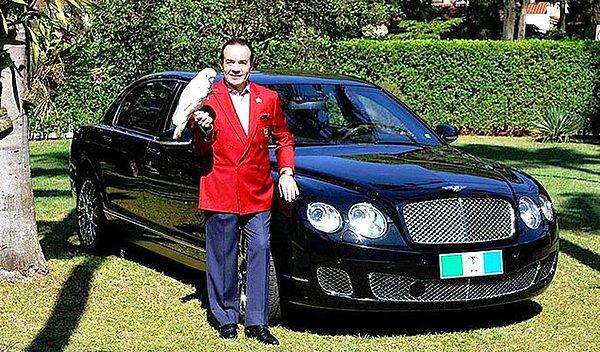 Scarpa, Mısır firavunlarına özendiğini söyleyerek milyon Dolarlık Bentley arabasını gömeceğini açıkladı.