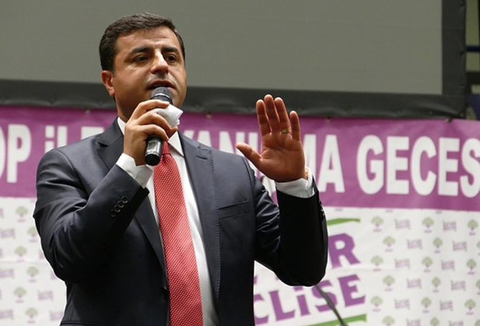 Demirtaş:  'Anayasa Tartışmasının Başkanlık Sistemi Üzerinden Yapılması Yanlıştır'