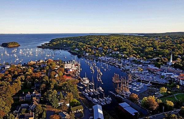 21. Camden Harbor - Maine, ABD