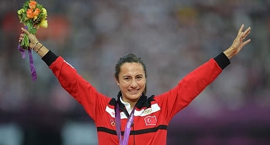 Aslı Çakır Alptekin'e Şantaj