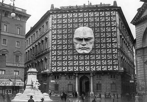 12. Benito Mussolini'nin Faşist Parti Binası