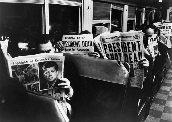 17. Başkanlarının Ölüm Haberini Gazeteden Okuyan Amerikalılar