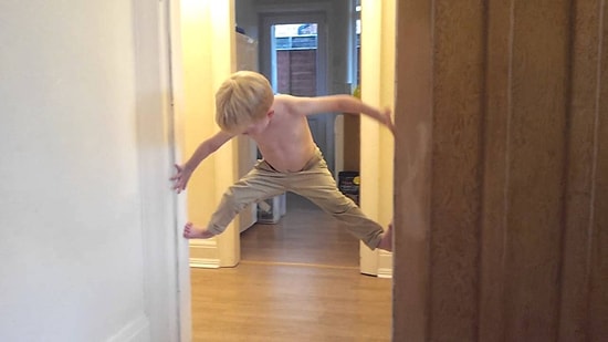 Çocukluğunu Kapı Pervazına Tırmanarak Geçiren İnsanlara Dair 19 Şey